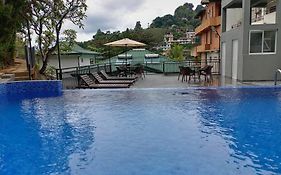 Hotel Travellers Nest Kandy